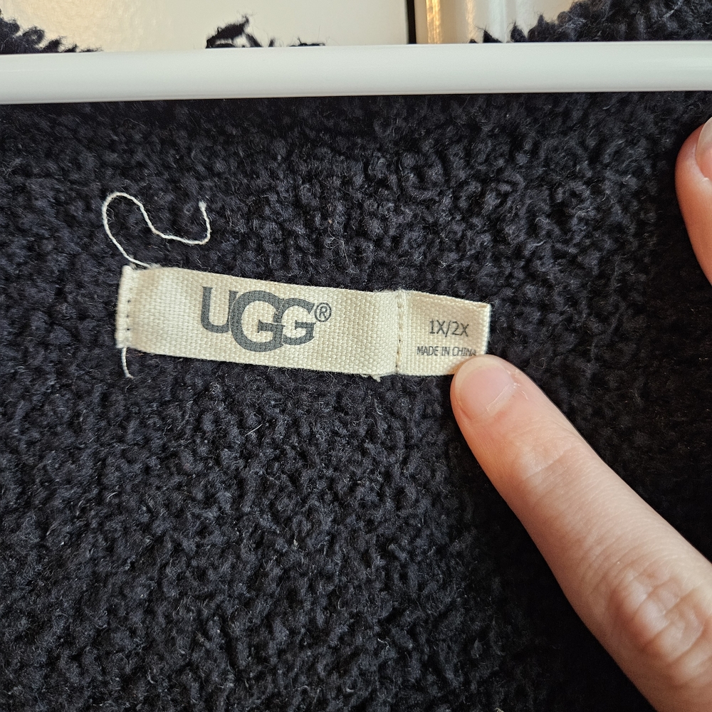 UGG Robe - Picture 3 of 3